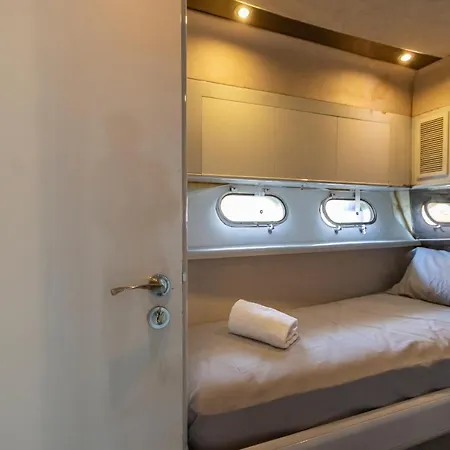 Luxury Yacht 船屋 波尔蒂芒