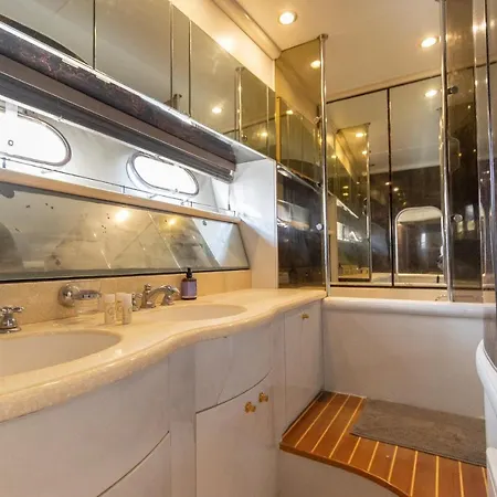 Luxury Yacht 船屋 波尔蒂芒