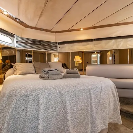 Luxury Yacht * 波尔蒂芒