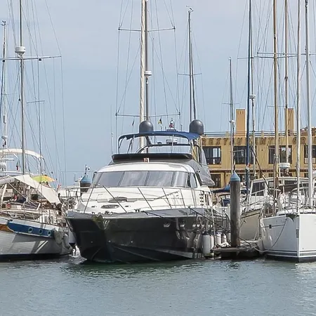Luxury Yacht 船屋 波尔蒂芒